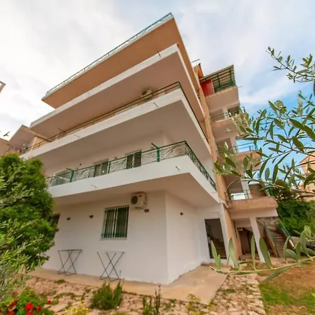 Garden Apt-1 * Sarandë